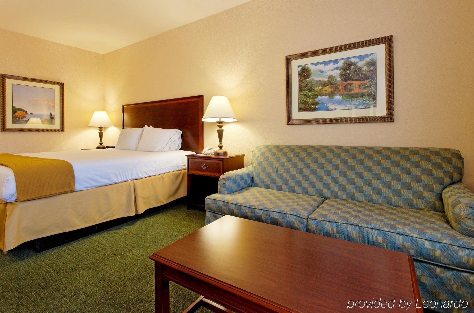 Holiday Inn Express & Suites San Antonio South Exterior foto